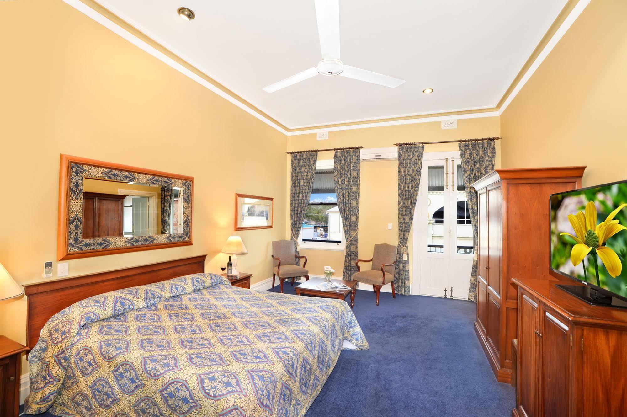 The York Palace Accommodation Ngoại thất bức ảnh
